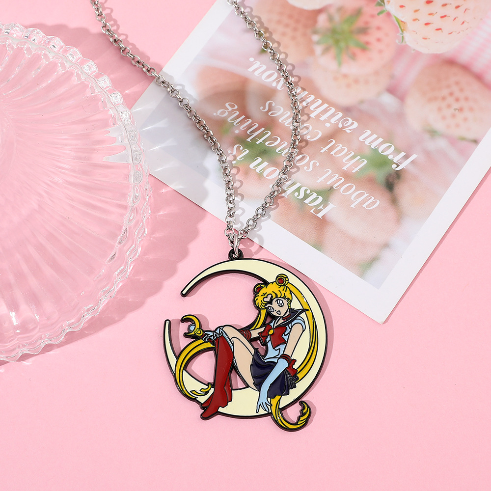Anime Pendant Necklace - Süße Anime Metall-Emaille-Halskette mit Mond-Anhänger, Cartoon-Abzeichen,