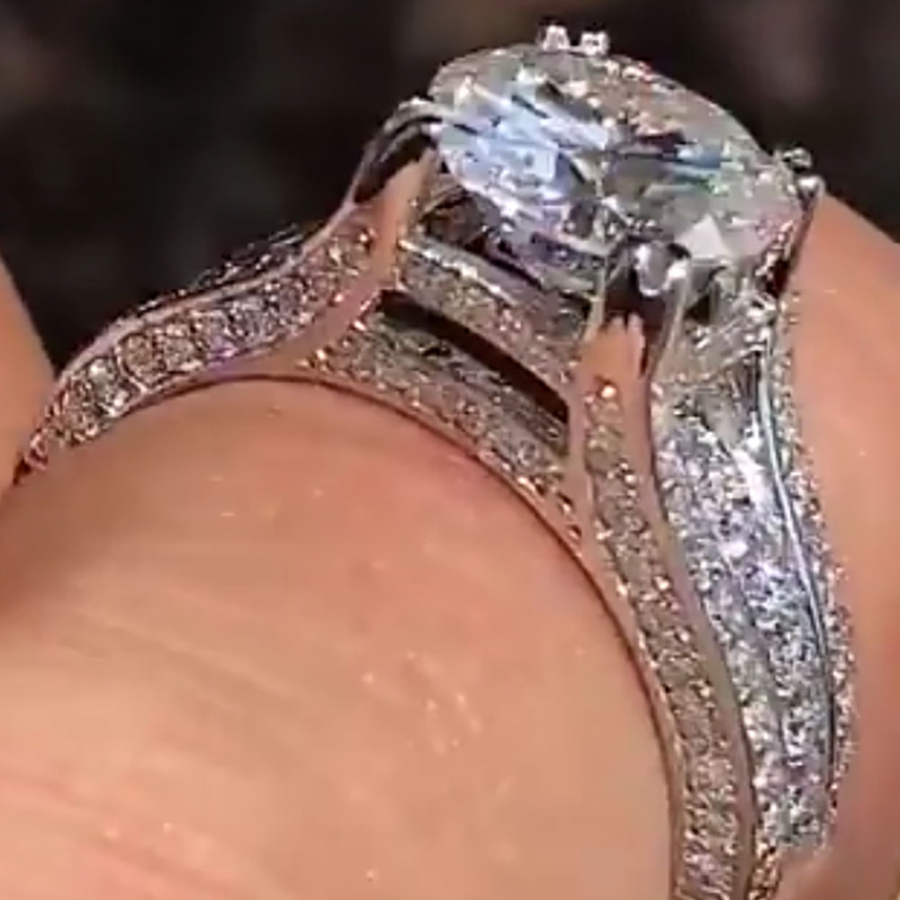 Benutzerdefinierter Ring aus m – Moissanite Engagement Ring 1 Carat Bewertung und Preis