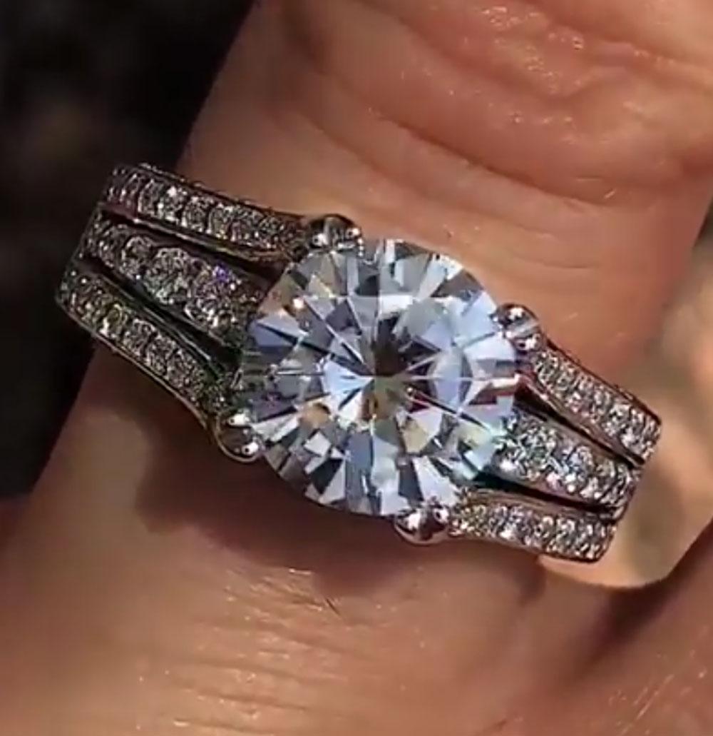 Benutzerdefinierter Ring aus m – Moissanite Engagement Ring 1 Carat Bewertung und Preis