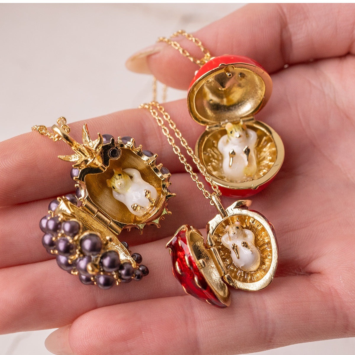 Neue Frucht-Osterei-Halskette  – Heart Locket Necklace Photo Bewertung und Preis