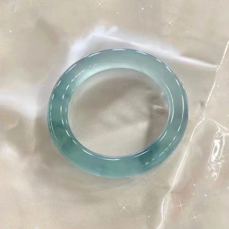 Natürliches, hochwertiges Eis  – Bracelets Bewertung und Preis